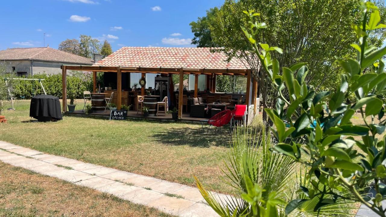 Les Artigues-de-Lussac Aux Abris Des Vents D'Anges B&B 외부 사진