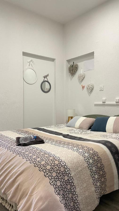 Les Artigues-de-Lussac Aux Abris Des Vents D'Anges B&B 외부 사진