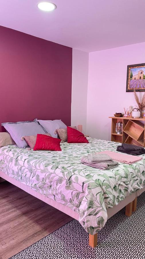 Les Artigues-de-Lussac Aux Abris Des Vents D'Anges B&B 외부 사진