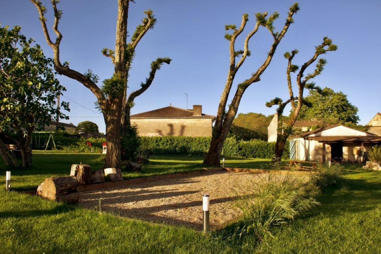 Les Artigues-de-Lussac Aux Abris Des Vents D'Anges B&B 외부 사진